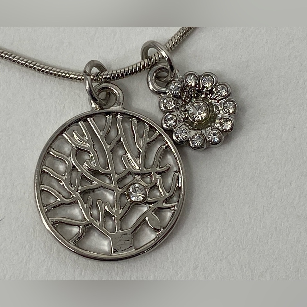 Graziano Silver tone Tree of Life + Rhinestone flower Pendants Necklace‎ 16-19”